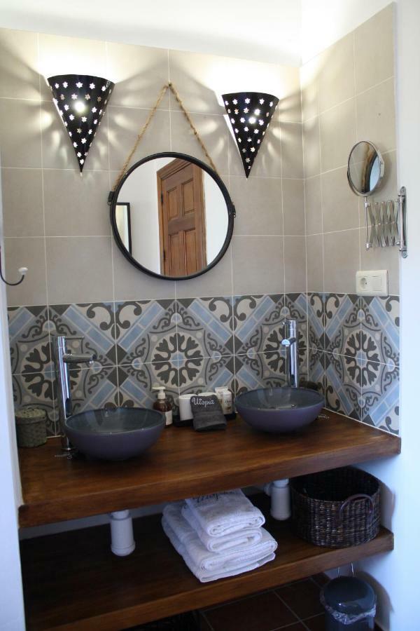 Boutique Bed & Breakfast Casa Utopia Alcaucín エクステリア 写真