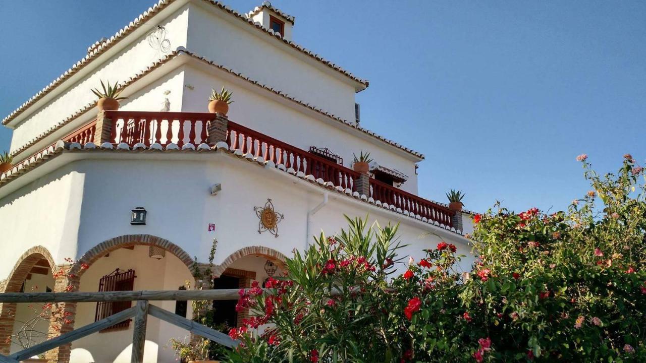 Boutique Bed & Breakfast Casa Utopia Alcaucín エクステリア 写真