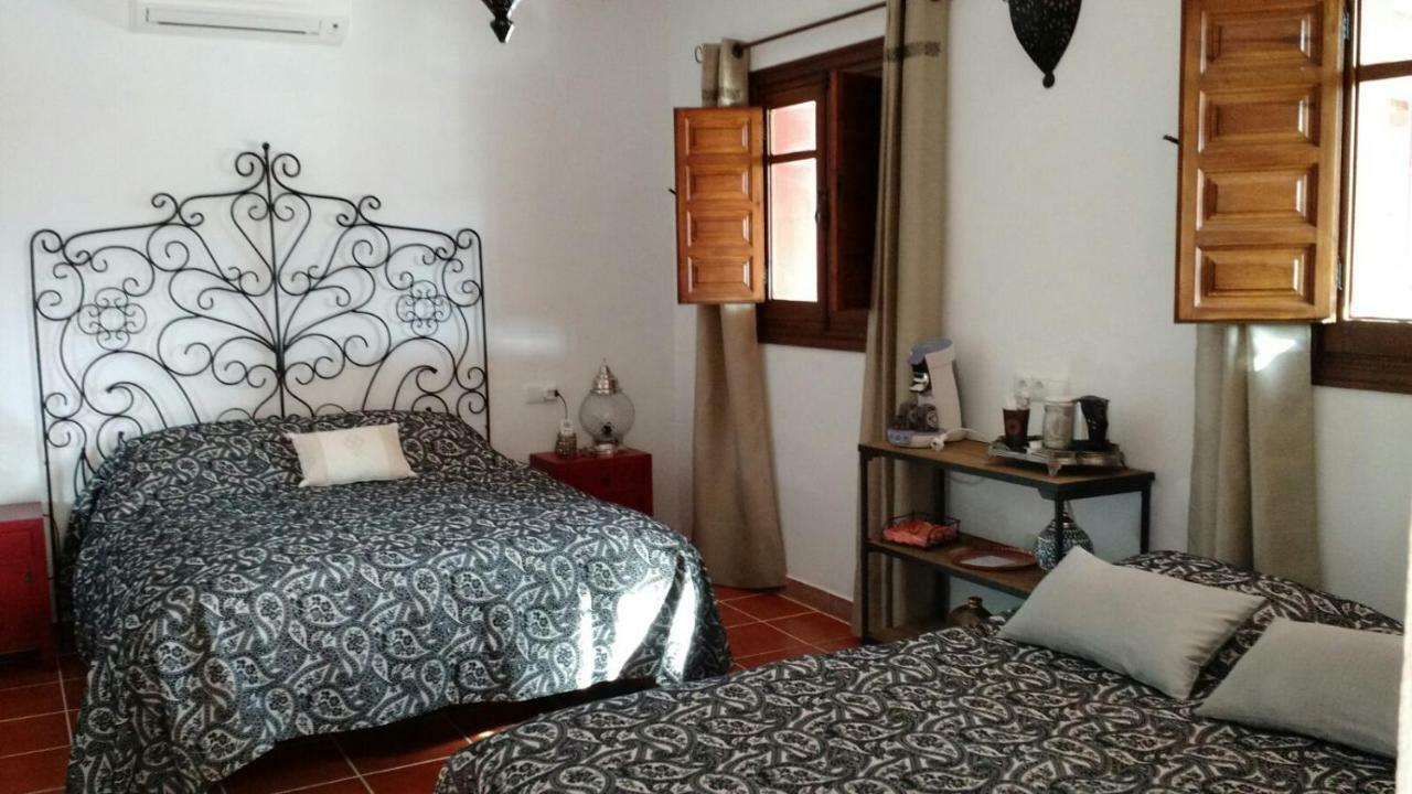 Boutique Bed & Breakfast Casa Utopia Alcaucín エクステリア 写真